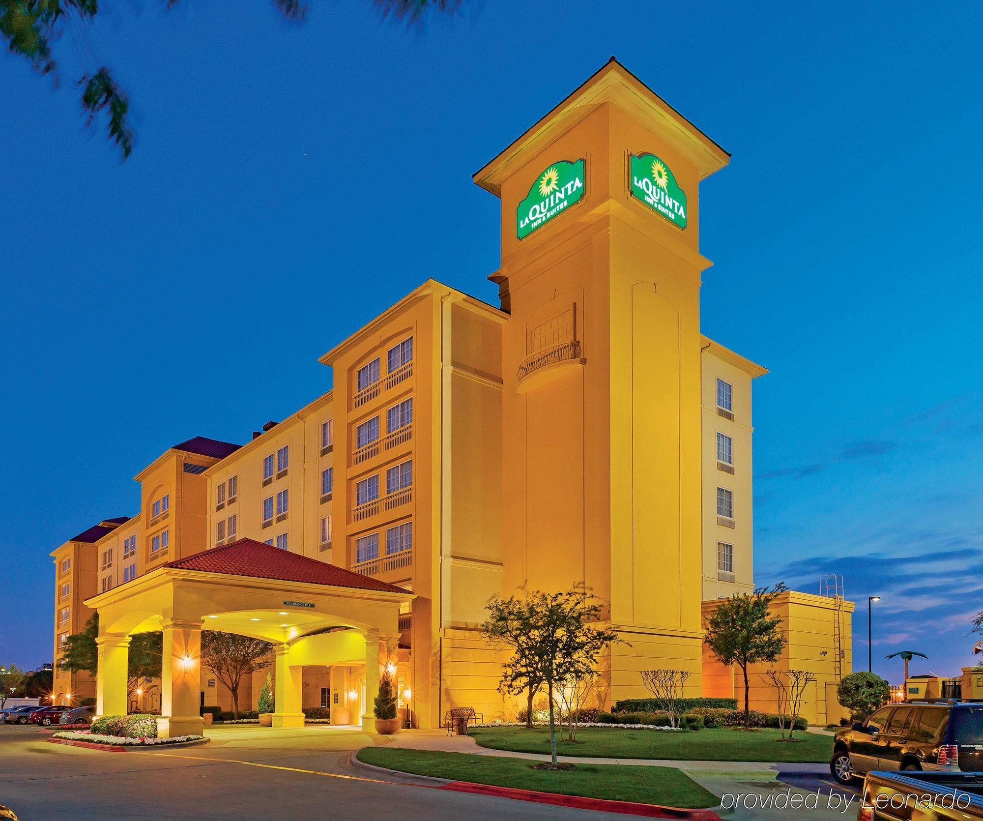 La Quinta By Wyndham Arlington North 6 Flags Dr Hotel Exterior foto