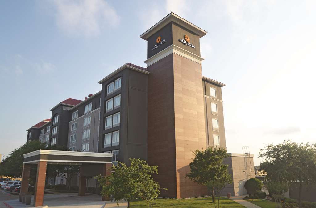 La Quinta By Wyndham Arlington North 6 Flags Dr Hotel Exterior foto