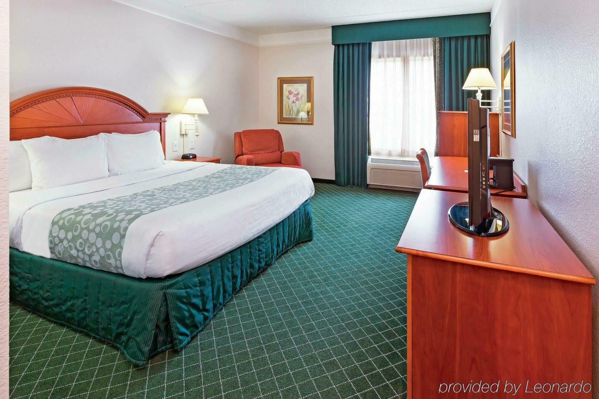 La Quinta By Wyndham Arlington North 6 Flags Dr Hotel Exterior foto