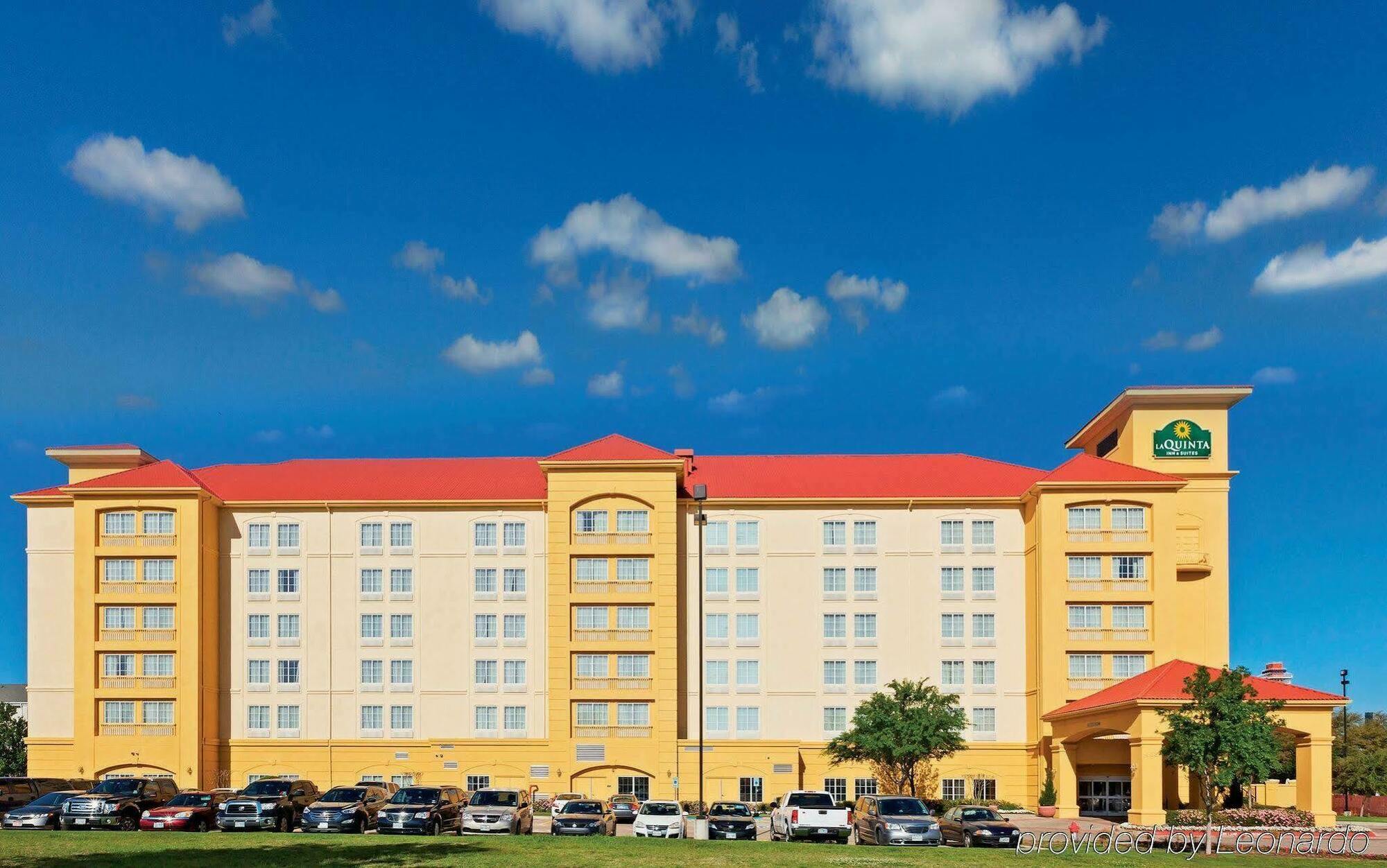 La Quinta By Wyndham Arlington North 6 Flags Dr Hotel Exterior foto